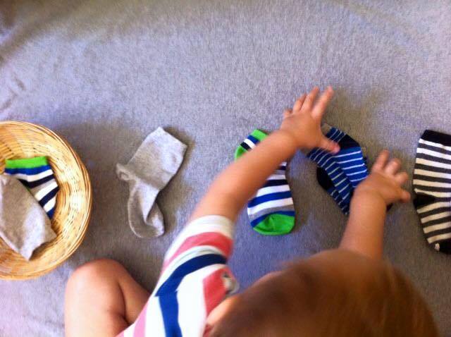 děti ponožky skládání
